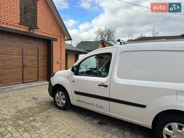 Білий Рено Кєнгу, об'ємом двигуна 0 л та пробігом 37 тис. км за 11700 $, фото 8 на Automoto.ua