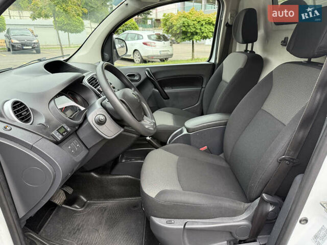 Білий Рено Кєнгу, об'ємом двигуна 1.5 л та пробігом 211 тис. км за 12999 $, фото 47 на Automoto.ua