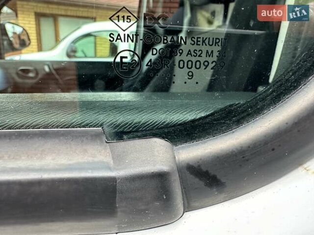 Білий Рено Кєнгу, об'ємом двигуна 0 л та пробігом 37 тис. км за 11700 $, фото 17 на Automoto.ua