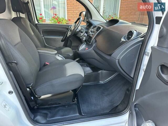 Білий Рено Кєнгу, об'ємом двигуна 0 л та пробігом 37 тис. км за 11700 $, фото 44 на Automoto.ua