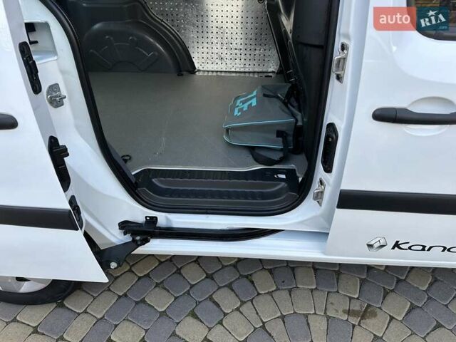 Білий Рено Кєнгу, об'ємом двигуна 0 л та пробігом 37 тис. км за 11700 $, фото 39 на Automoto.ua