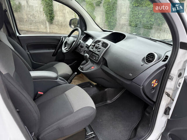 Білий Рено Кєнгу, об'ємом двигуна 1.5 л та пробігом 211 тис. км за 12999 $, фото 31 на Automoto.ua
