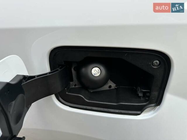 Білий Рено Кєнгу, об'ємом двигуна 0 л та пробігом 37 тис. км за 11700 $, фото 28 на Automoto.ua