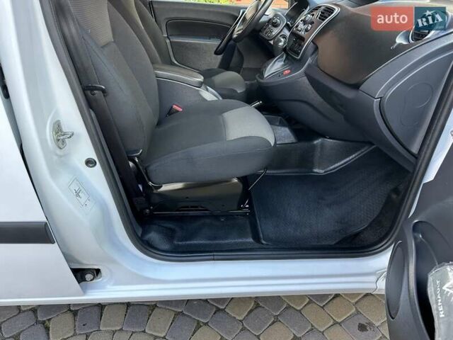 Білий Рено Кєнгу, об'ємом двигуна 0 л та пробігом 37 тис. км за 11700 $, фото 46 на Automoto.ua