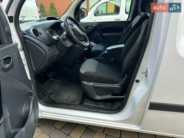 Білий Рено Кєнгу, об'ємом двигуна 0 л та пробігом 37 тис. км за 11700 $, фото 20 на Automoto.ua