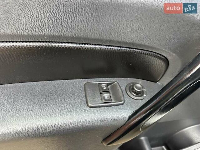 Білий Рено Кєнгу, об'ємом двигуна 0 л та пробігом 37 тис. км за 11700 $, фото 19 на Automoto.ua