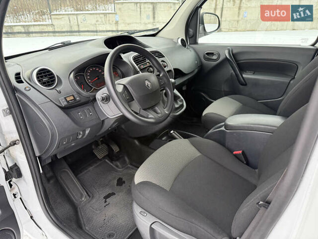 Белый Рено Кенгу, объемом двигателя 1.5 л и пробегом 212 тыс. км за 12999 $, фото 22 на Automoto.ua
