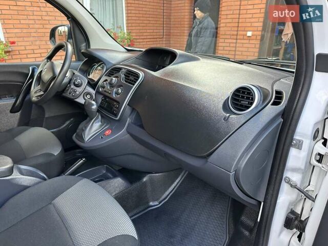 Білий Рено Кєнгу, об'ємом двигуна 0 л та пробігом 37 тис. км за 11700 $, фото 48 на Automoto.ua