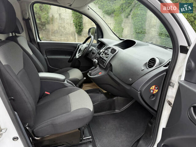 Білий Рено Кєнгу, об'ємом двигуна 1.5 л та пробігом 211 тис. км за 12999 $, фото 30 на Automoto.ua