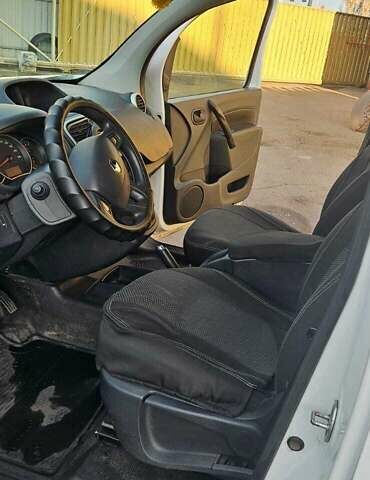 Білий Рено Кєнгу, об'ємом двигуна 1.46 л та пробігом 132 тис. км за 9500 $, фото 9 на Automoto.ua