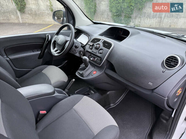 Білий Рено Кєнгу, об'ємом двигуна 1.5 л та пробігом 211 тис. км за 12999 $, фото 38 на Automoto.ua