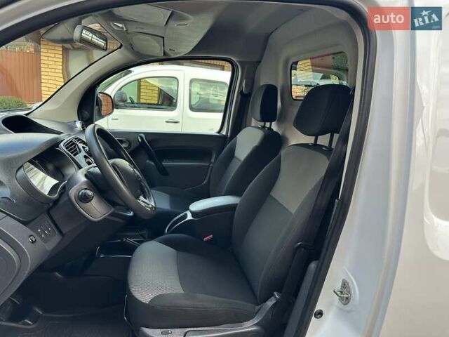 Білий Рено Кєнгу, об'ємом двигуна 0 л та пробігом 37 тис. км за 11700 $, фото 22 на Automoto.ua