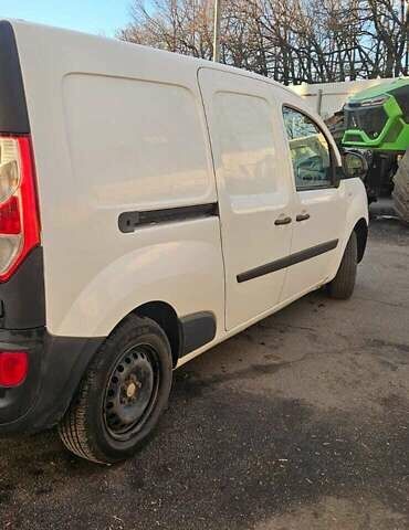 Білий Рено Кєнгу, об'ємом двигуна 1.46 л та пробігом 132 тис. км за 9500 $, фото 6 на Automoto.ua