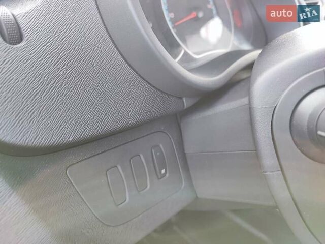 Белый Рено Кенгу, объемом двигателя 0 л и пробегом 60 тыс. км за 11700 $, фото 4 на Automoto.ua