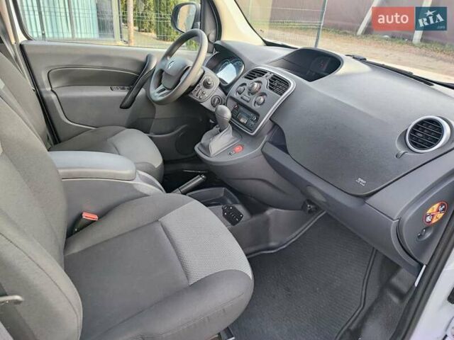 Белый Рено Кенгу, объемом двигателя 0 л и пробегом 60 тыс. км за 11700 $, фото 3 на Automoto.ua