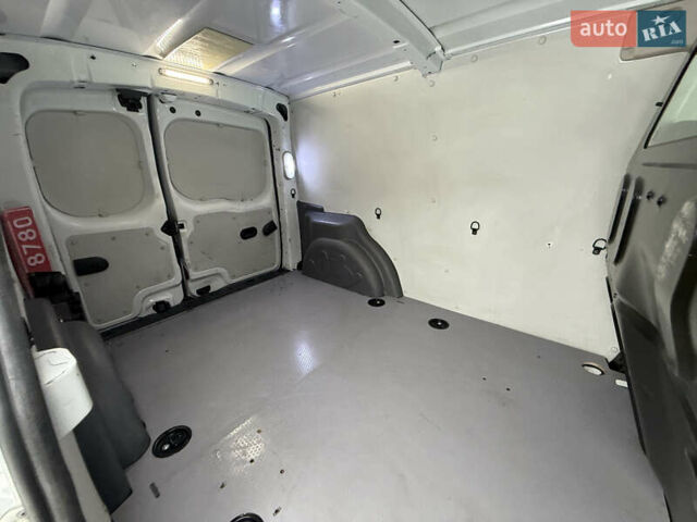 Белый Рено Кенгу, объемом двигателя 1.5 л и пробегом 212 тыс. км за 12999 $, фото 48 на Automoto.ua