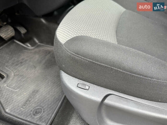 Білий Рено Кєнгу, об'ємом двигуна 1.5 л та пробігом 211 тис. км за 12999 $, фото 49 на Automoto.ua