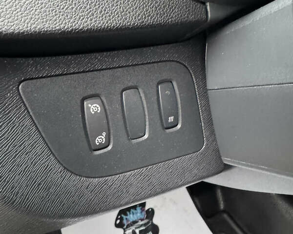 Белый Рено Кенгу, объемом двигателя 0 л и пробегом 26 тыс. км за 12700 $, фото 21 на Automoto.ua