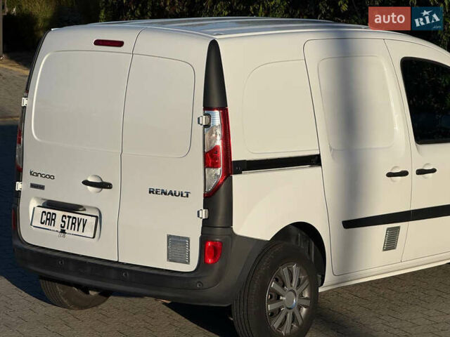 Белый Рено Кенгу, объемом двигателя 1.5 л и пробегом 193 тыс. км за 10999 $, фото 27 на Automoto.ua