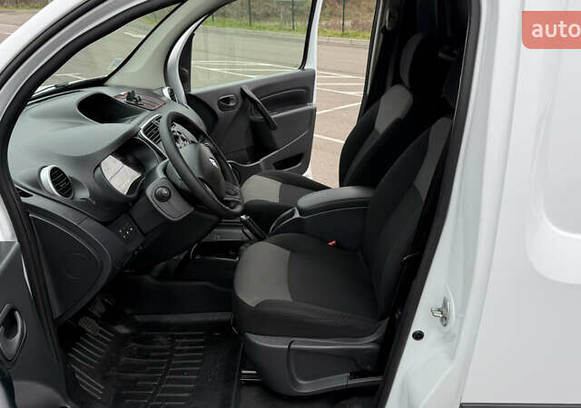 Білий Рено Кєнгу, об'ємом двигуна 1.5 л та пробігом 176 тис. км за 12200 $, фото 15 на Automoto.ua