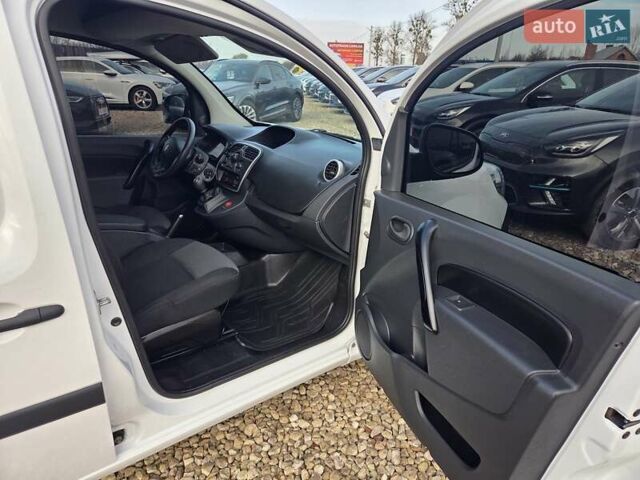 Белый Рено Кенгу, объемом двигателя 1.5 л и пробегом 199 тыс. км за 10450 $, фото 23 на Automoto.ua