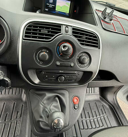 Білий Рено Кєнгу, об'ємом двигуна 1.5 л та пробігом 176 тис. км за 12200 $, фото 21 на Automoto.ua