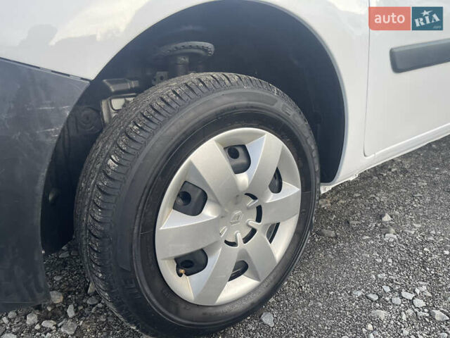 Белый Рено Кенгу, объемом двигателя 0 л и пробегом 110 тыс. км за 13300 $, фото 28 на Automoto.ua