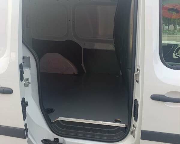 Белый Рено Кенгу, объемом двигателя 0 л и пробегом 35 тыс. км за 11300 $, фото 6 на Automoto.ua