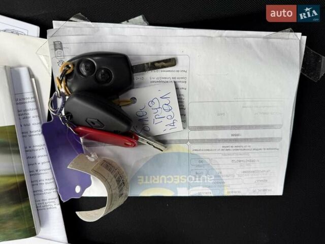 Белый Рено Кенгу, объемом двигателя 0 л и пробегом 190 тыс. км за 11999 $, фото 18 на Automoto.ua