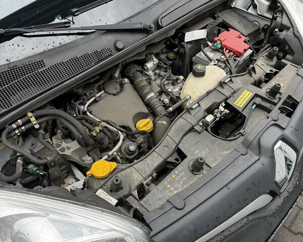 Белый Рено Кенгу, объемом двигателя 1.46 л и пробегом 57 тыс. км за 11999 $, фото 18 на Automoto.ua