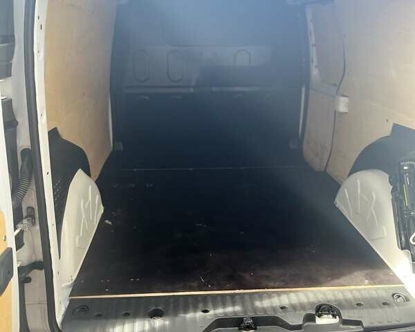 Белый Рено Кенгу, объемом двигателя 1.46 л и пробегом 155 тыс. км за 13700 $, фото 16 на Automoto.ua