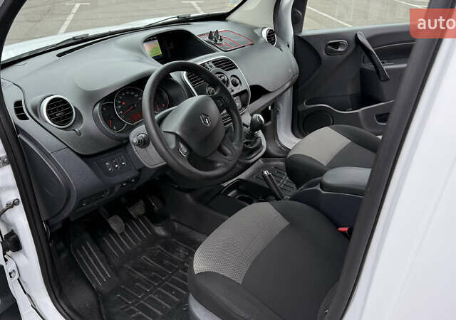 Білий Рено Кєнгу, об'ємом двигуна 1.5 л та пробігом 176 тис. км за 12200 $, фото 16 на Automoto.ua