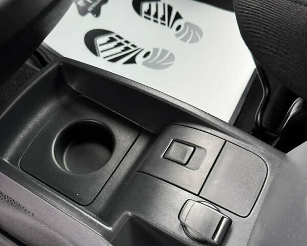 Белый Рено Кенгу, объемом двигателя 0 л и пробегом 26 тыс. км за 12700 $, фото 26 на Automoto.ua