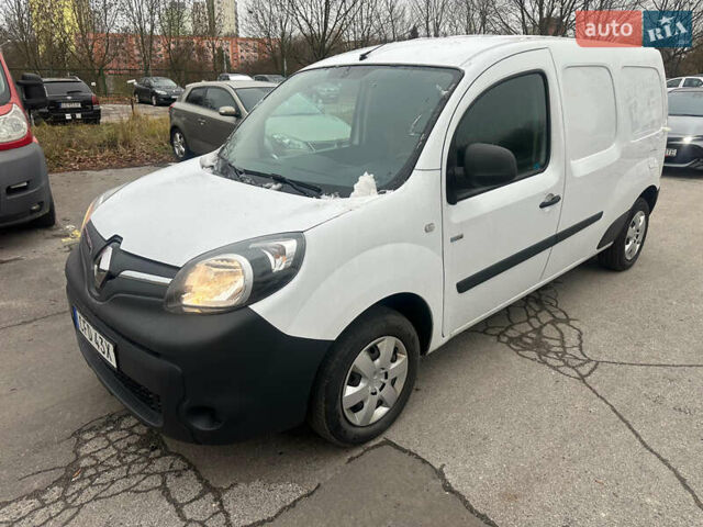 Белый Рено Кенгу, объемом двигателя 0 л и пробегом 69 тыс. км за 11111 $, фото 2 на Automoto.ua