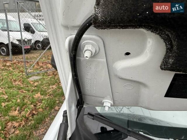 Белый Рено Кенгу, объемом двигателя 15 л и пробегом 195 тыс. км за 11500 $, фото 41 на Automoto.ua