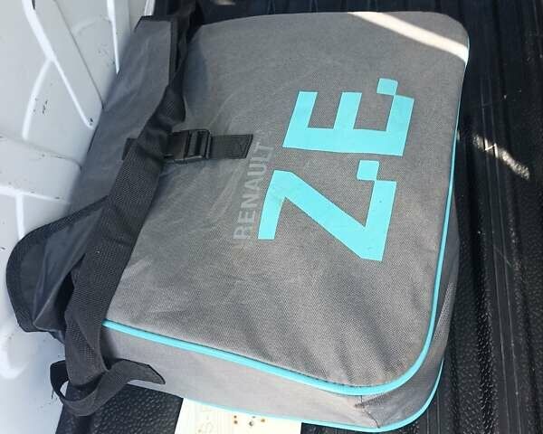 Белый Рено Кенгу, объемом двигателя 0 л и пробегом 4 тыс. км за 13300 $, фото 18 на Automoto.ua