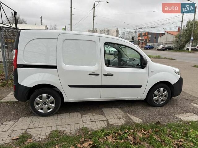 Белый Рено Кенгу, объемом двигателя 15 л и пробегом 195 тыс. км за 11500 $, фото 4 на Automoto.ua