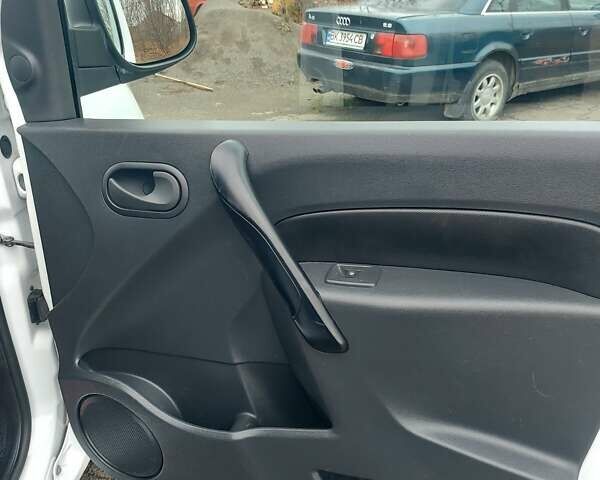 Белый Рено Кенгу, объемом двигателя 1.5 л и пробегом 187 тыс. км за 10900 $, фото 40 на Automoto.ua