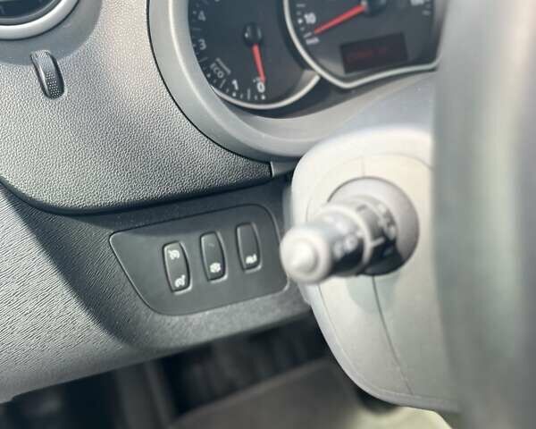 Белый Рено Кенгу, объемом двигателя 1.46 л и пробегом 155 тыс. км за 13700 $, фото 8 на Automoto.ua