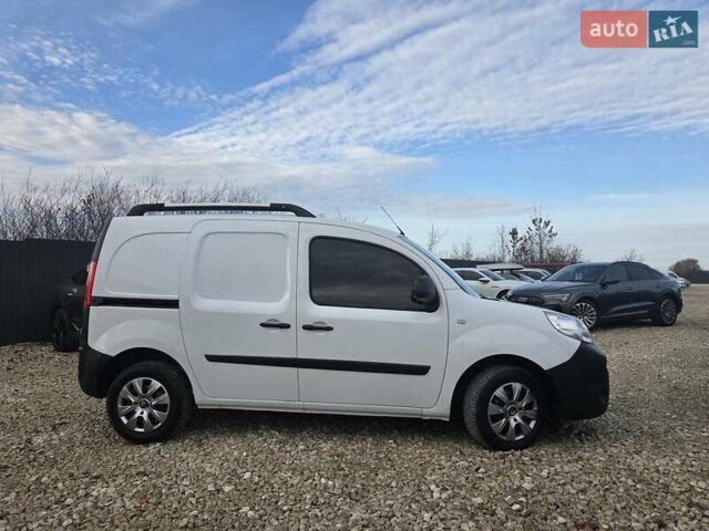 Белый Рено Кенгу, объемом двигателя 1.5 л и пробегом 199 тыс. км за 10450 $, фото 7 на Automoto.ua