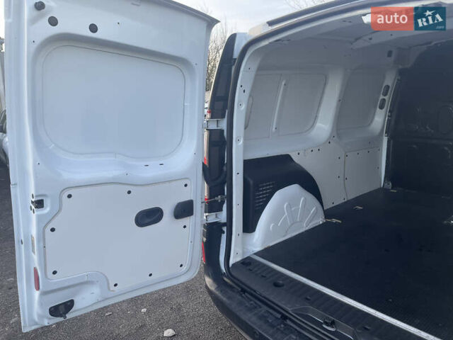 Белый Рено Кенгу, объемом двигателя 0 л и пробегом 110 тыс. км за 13300 $, фото 17 на Automoto.ua