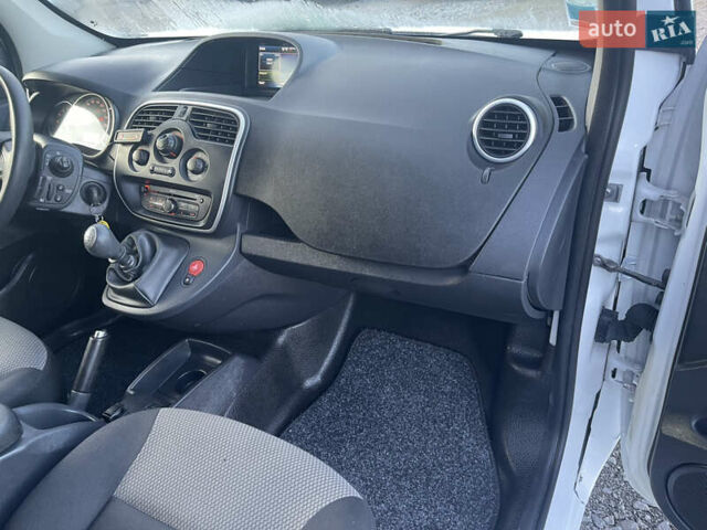 Белый Рено Кенгу, объемом двигателя 0 л и пробегом 110 тыс. км за 13300 $, фото 12 на Automoto.ua