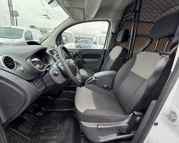 Белый Рено Кенгу, объемом двигателя 1.5 л и пробегом 192 тыс. км за 11700 $, фото 13 на Automoto.ua