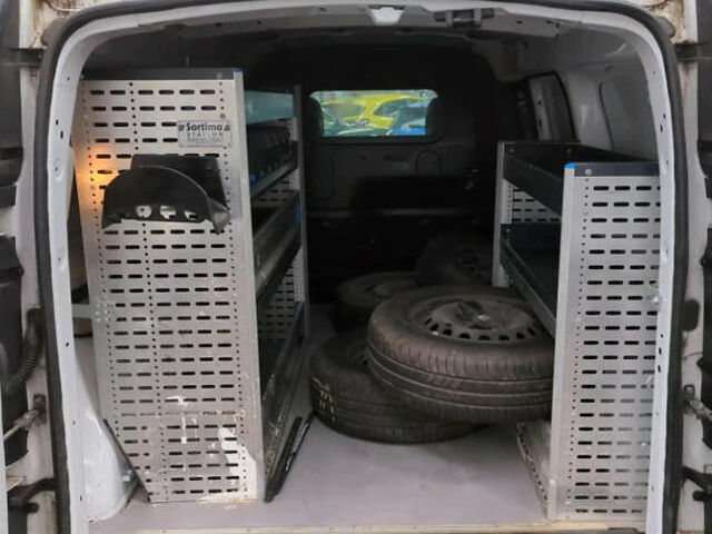 Белый Рено Кенгу, объемом двигателя 0 л и пробегом 45 тыс. км за 12900 $, фото 6 на Automoto.ua