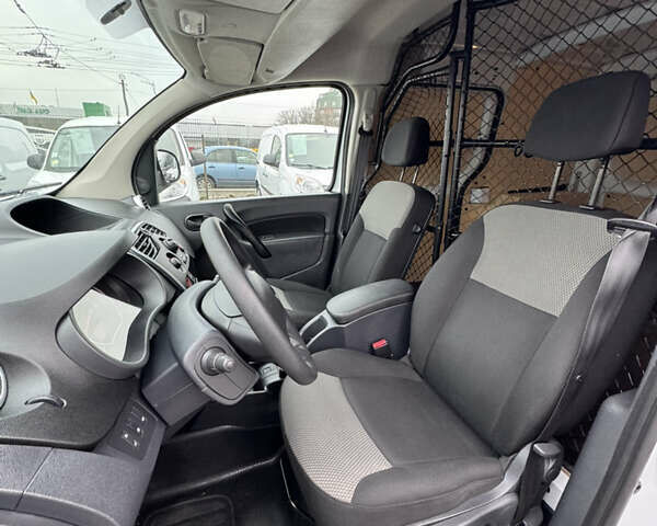 Белый Рено Кенгу, объемом двигателя 1.5 л и пробегом 192 тыс. км за 11700 $, фото 14 на Automoto.ua