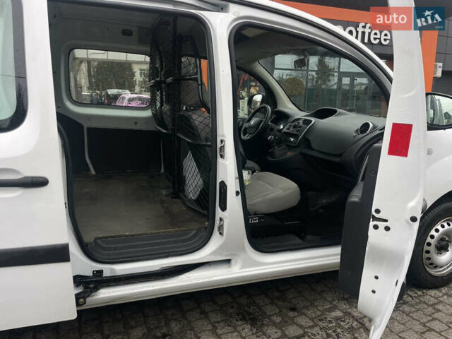 Белый Рено Кенгу, объемом двигателя 1.5 л и пробегом 89 тыс. км за 11000 $, фото 11 на Automoto.ua