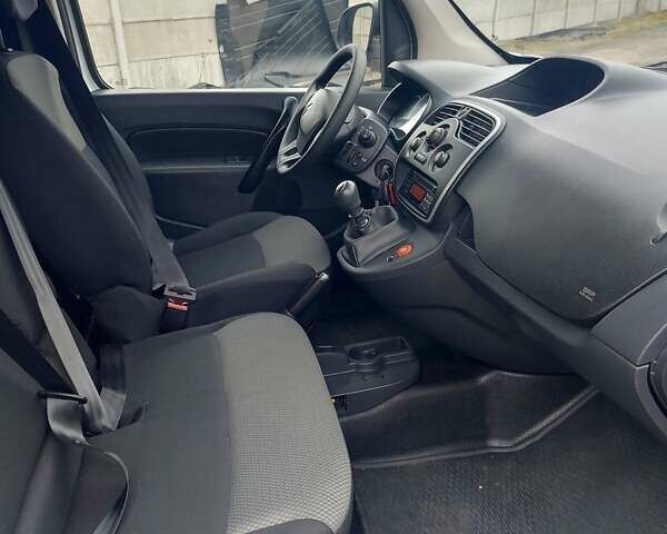 Белый Рено Кенгу, объемом двигателя 1.5 л и пробегом 187 тыс. км за 10900 $, фото 41 на Automoto.ua