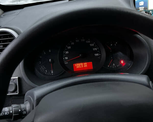 Белый Рено Кенгу, объемом двигателя 1.5 л и пробегом 135 тыс. км за 12900 $, фото 5 на Automoto.ua