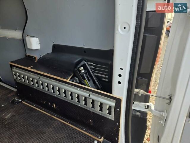 Белый Рено Кенгу, объемом двигателя 1.5 л и пробегом 199 тыс. км за 10450 $, фото 15 на Automoto.ua