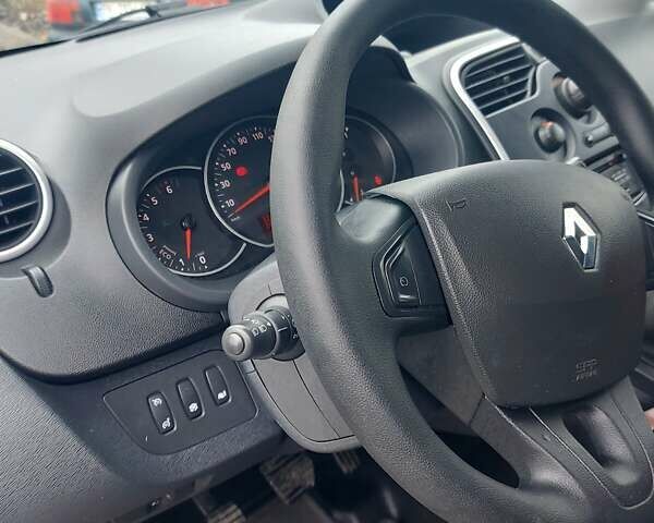 Белый Рено Кенгу, объемом двигателя 1.5 л и пробегом 187 тыс. км за 10900 $, фото 28 на Automoto.ua